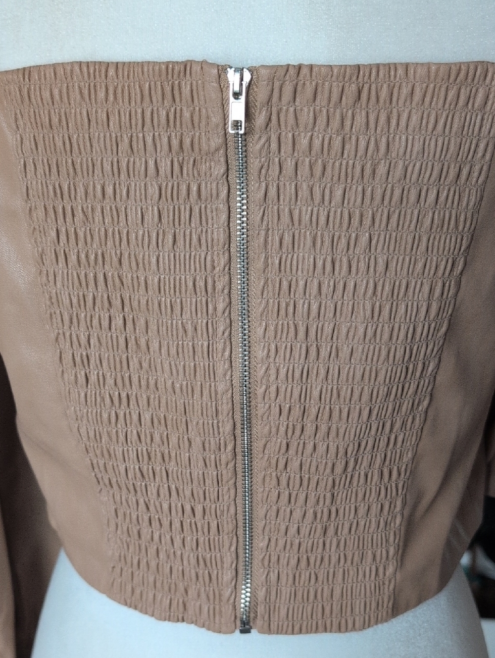 7 For All Mankind Vegan Leather Corse Crop Top Puff Long Sleeve Large - Picture 5 of 8
